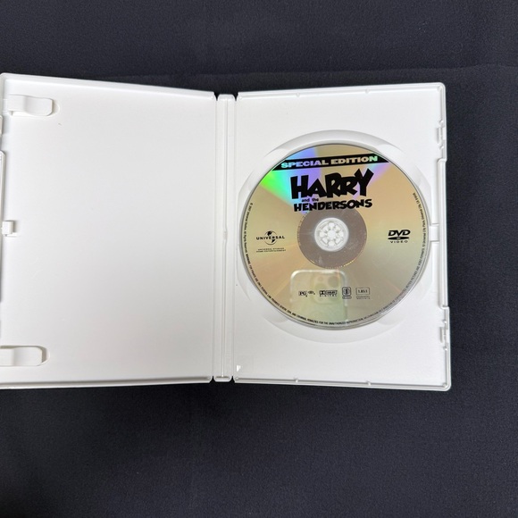 Classic ‘Harry and the Hendersons’ Special Edition DVD - Picture 3 of 3